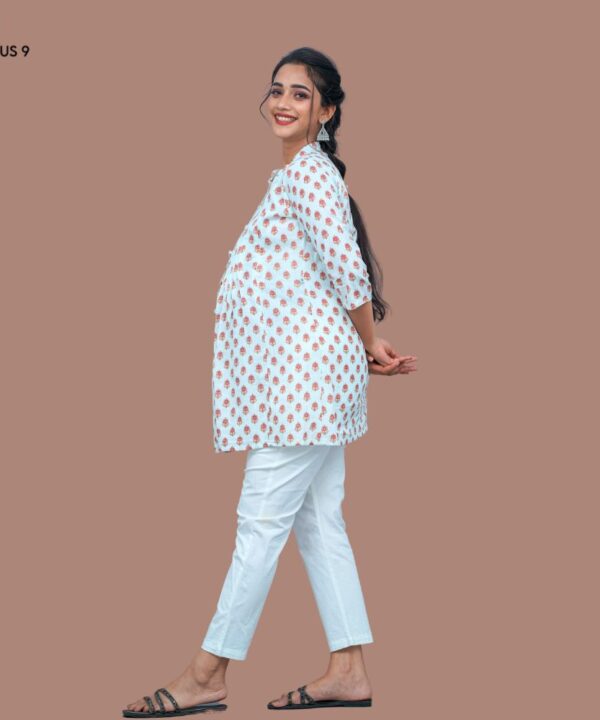 Cotton maternity short top highlighted with pleats